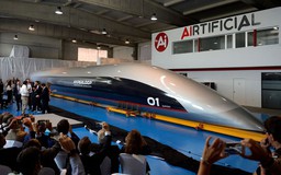 Khoang tàu chở khách công nghệ hyperloop đầu tiên ra mắt ở Tây Ban Nha