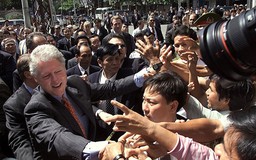 Tôi làm phóng viên thời sự, “theo” ông Bill Clinton
