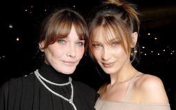 Bella Hadid được ví như đứa con thất lạc của Đệ nhất phu nhân thanh lịch Carla Bruni trong làng mốt