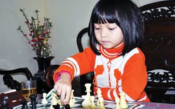 Nhà vô địch cờ vua 8 tuổi Cẩm Hiền: Vui Tết vẫn không quên nhiệm vụ