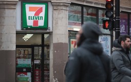 Mỹ ‘càn quét’ gần 100 cửa hàng 7-Eleven bắt di dân bất hợp pháp