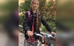 Thiếu nữ môi trường Thụy Điển Greta Thunberg quay lại trường học