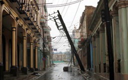 Lưới điện quốc gia Cuba sụp đổ vì bão Ian