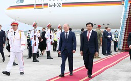 Thủ tướng Đức đến Hà Nội, bắt đầu chuyến thăm chính thức Việt Nam