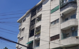 'Bà hỏa' thiêu rụi 3 căn hộ ở chung cư Hà Kiều, Q.Gò Vấp
