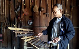 Báu vật sống Tây nguyên - Kỳ 1: Già làng chế tác 15 nhạc cụ