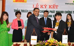Vietcombank hợp tác chuyển phát nhanh với DHL - VNPT