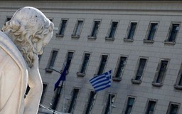 IMF không cứu trợ tài chính cho Hy Lạp: Bỏ của chạy lấy người