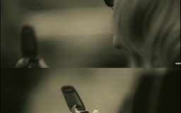 Vì sao Adele dùng điện thoại 'cổ lỗ sĩ' trong 'Hello'?