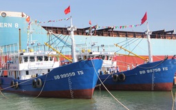 Thêm 3 tàu cá vỏ thép cho ngư dân