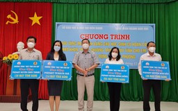 Gần 1.700 máy tính bảng cho học sinh Kiên Giang có hoàn cảnh khó khăn
