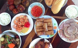 Chan hòa mâm cỗ miền quê