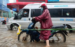 Bình Định: Nhiều nơi vẫn còn bị ngập sâu, 1 người chết do mưa lũ