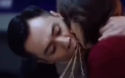 Khán giả 'nổi da gà' vì 'nụ hôn mì gói' trong phim truyền hình Trung Quốc