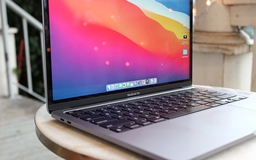 Apple bán MacBook Pro tân trang với giá giảm 350 USD