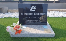 Kỹ sư Hàn Quốc xây bia mộ cho Internet Explorer