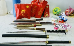Bình Dương: Bắt 4 nghi phạm cướp 5 hộp bánh trung thu, thu giữ nhiều kiếm, mã tấu