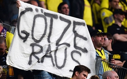 CĐV Dortmund phản đối người cũ trở về