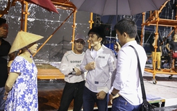 Ông mai của Việt Hương đội mưa đi tập chương trình