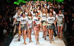 Dolce Gabbana ra mắt bộ sưu tập “Tropico Italiano”