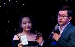 Nghệ sĩ tham gia đấu giá viên kim cương ủng hộ người nghèo