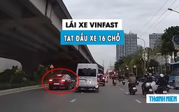 Phẫn nộ tài xế ô tô tạt đầu, ‘trả đũa’ xe 16 chỗ trên phố