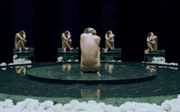 Nam thần tượng nhóm WINNER lên tiếng về cảnh khỏa thân trong MV mới