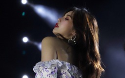‘Nữ hoàng gợi cảm’ HyunA trình diễn nóng bỏng trên sân khấu TP.HCM
