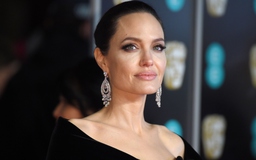 Angelina Jolie: Thật khó để làm cha mẹ hoàn hảo