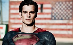 Henry Cavill tiếp tục đóng Superman