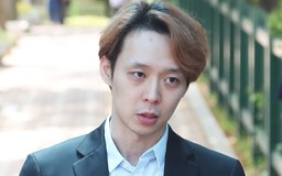 Park Yoochun bị quản lý cũ quay lưng, dọa lật lại vụ án cưỡng dâm