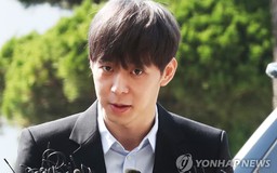Park Yoochun bị tố phản bội công ty, dùng tiền quỹ sắm đồ hiệu cho bạn gái