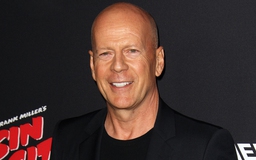 Bruce Willis bán loạt bất động sản khi sức khỏe ngày càng giảm sút