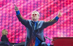 Elton John tiết lộ về bệnh tình khiến phải hoãn show diễn