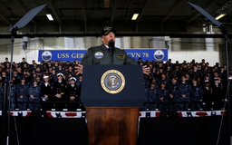 Tổng thống Trump muốn Mỹ có thêm tàu sân bay và chiến đấu cơ hiện đại