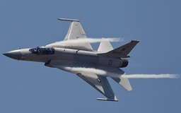 Trung Quốc nâng cấp tiêm kích JF-17 cho Pakistan