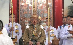 Phế truất xong hoàng quý phi, vua Thái Lan sa thải cận vệ cấp cao