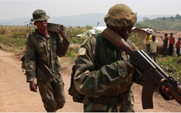 Hai người Trung Quốc bị tố kích động binh sĩ CHDC Congo gây tội ác