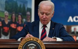 Tổng thống Biden ký dự luật cấm nhập khẩu tất cả hàng hóa từ Tân Cương
