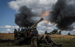 Tổng thống Ukraine: Cuộc giao tranh ở Donbass khốc liệt như 'địa ngục'