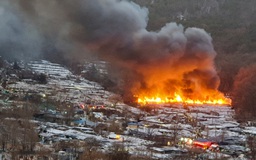 Cháy dữ dội tại khu ổ chuột cuối cùng ở Seoul