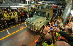 Ngắm biểu tượng việt dã Land Rover Defender cuối cùng sau 68 năm