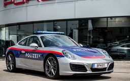 Tội phạm Úc khiếp vía với Porsche 911 làm xe cảnh sát