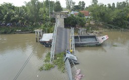 Sập cầu Tân Nghĩa, tuyến huyện lộ Tân Nghĩa - Gáo Giồng bị tê liệt
