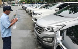 Thu phí đậu ô tô dưới lòng đường: Kiến nghị Chủ tịch UBND các quận chịu trách nhiệm trong việc xử lý vi phạm