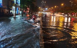 Có siêu máy bơm chống ngập, đường Nguyễn Hữu Cảnh vẫn ngập suốt 3 tiếng