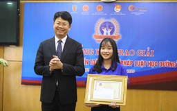Nữ sinh Trường cao đẳng Y tế Huế đoạt giải nhất cuộc thi Pháp luật học đường