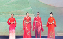 BST áo dài chất liệu khảm gốm “Bát Nhã” nổi bật trong Lễ hội áo dài 2022