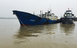 Bắt tàu Trung Quốc xâm phạm biển VN