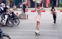Cư dân mạng quan tâm: Nhảy múa giữa đường - hottrend gây nhiều tranh cãi